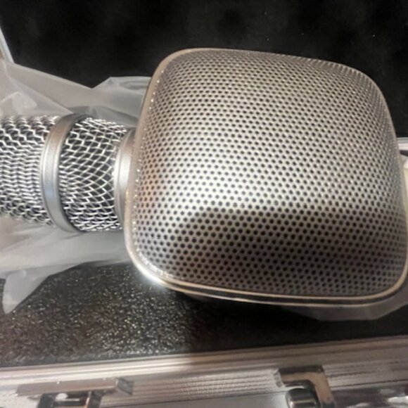 TOSING G7 Karoake Machine Microphone. Portable and Wireless Bluetooth PA System - Picture 2 of 6